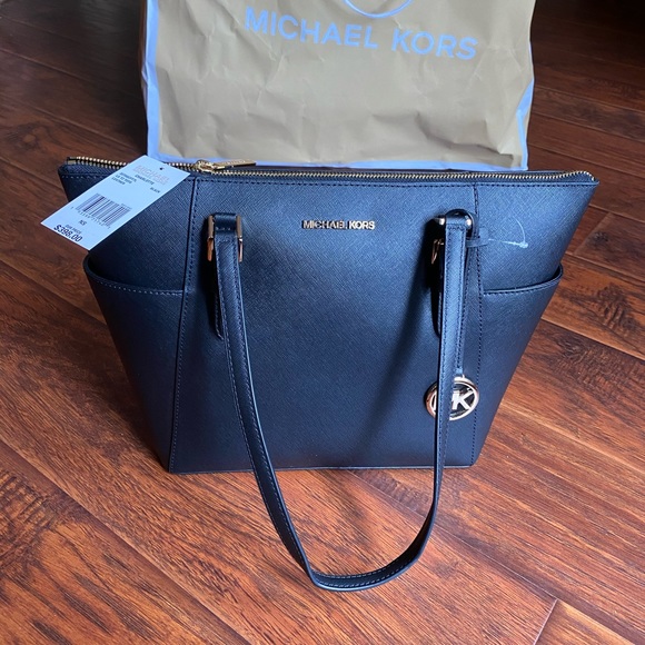 Handbags - Michael Kors Purse